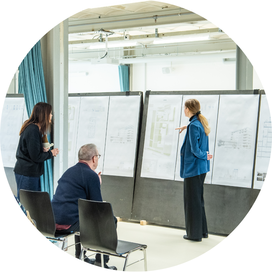 En lien direct avec la pratique